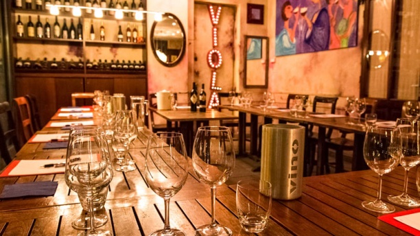 viola-enoteca-sala-2b037